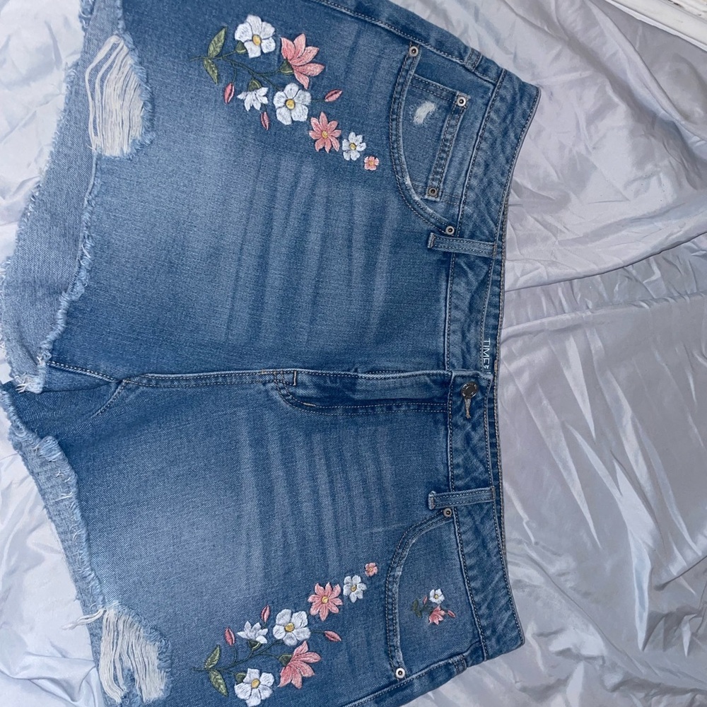 Floral Embordered Shorts